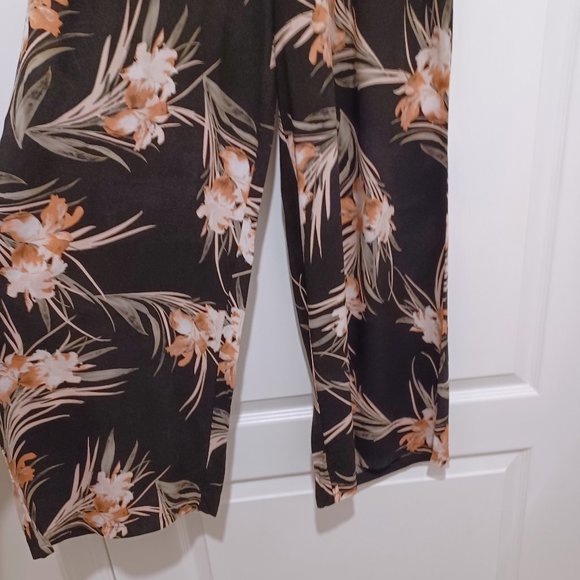 Suzy Shier Pink and Black Floral Wide Legged Pants - Picture 3 of 7